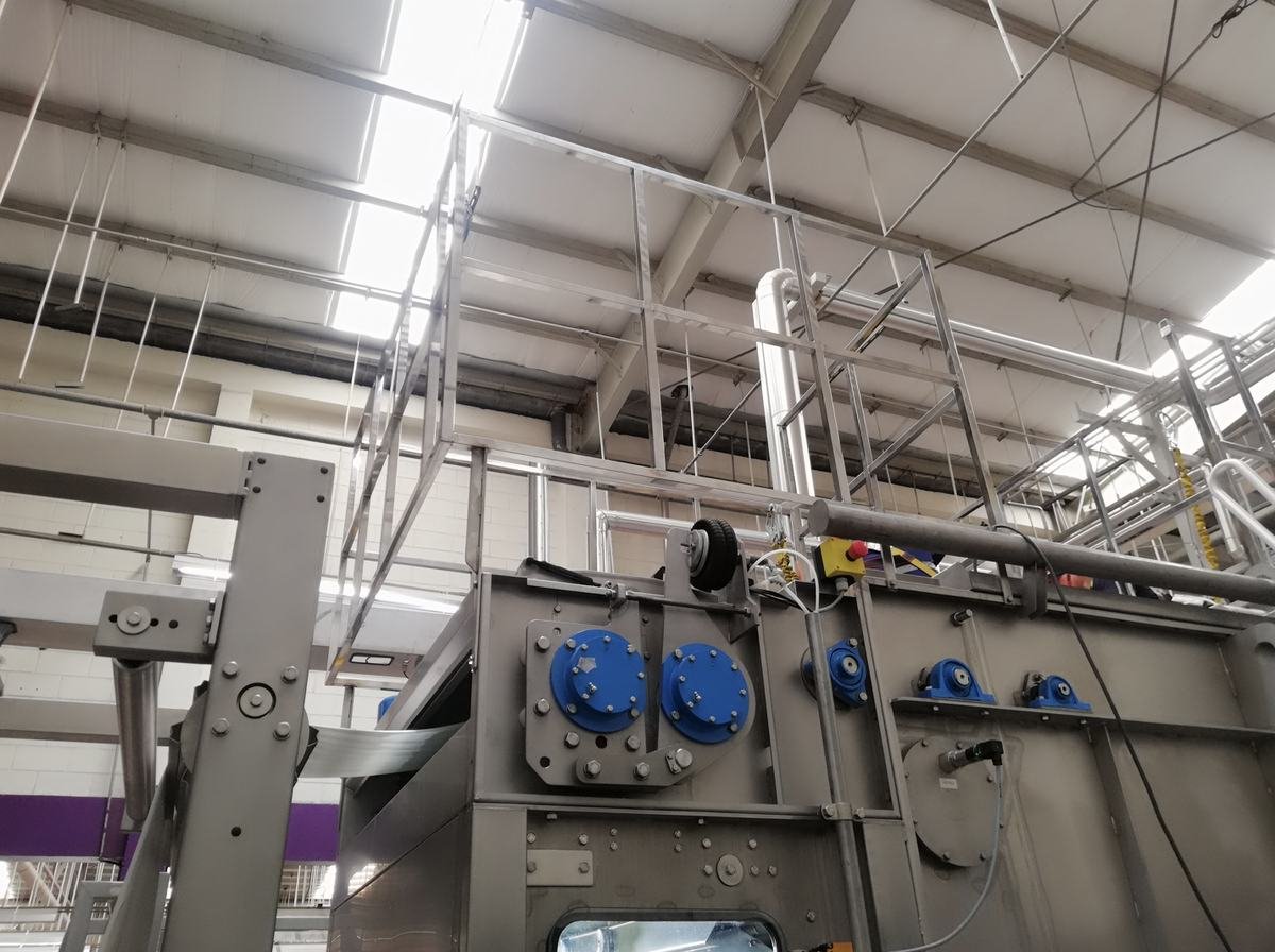 Plataforma de acceso a maquinaria